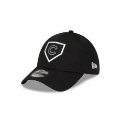 MLB Hats & Caps New Era Chicago Cubs 2022 Clubhouse Black & White 39Thirty Stretch Fit Hat